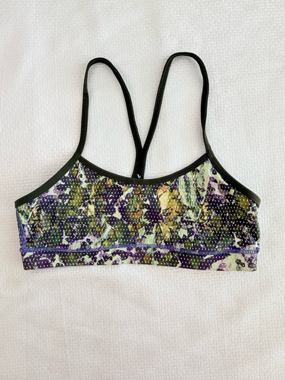 LULULEMON Flow Y Bra IV
Floral Sport White Multi / Gator Green | W2848S - Picture 2 of 11
